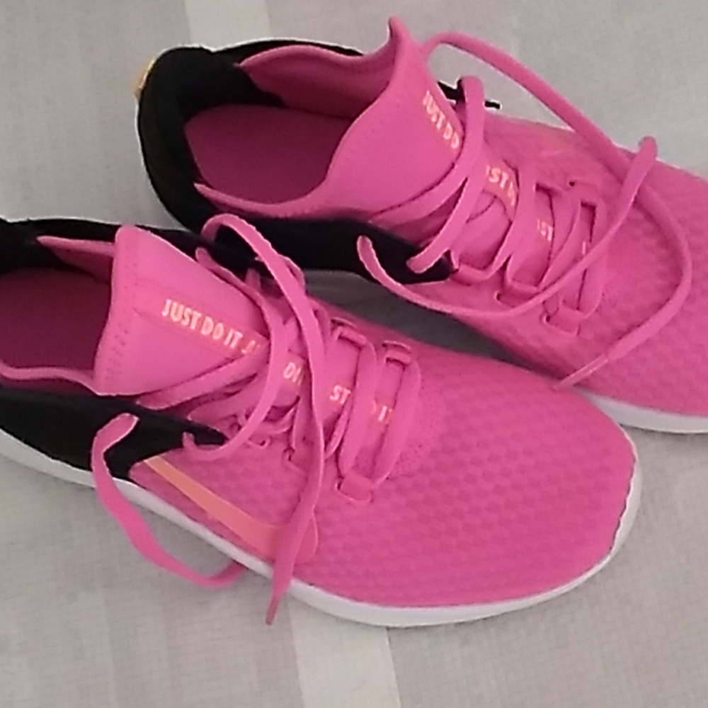 Nike AIR as new, size 6 US